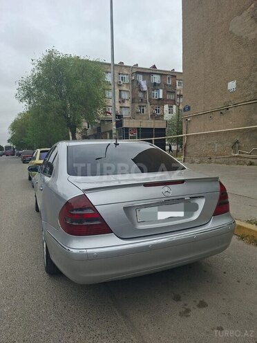 Mercedes E 240-4