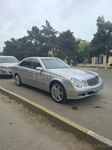 Mercedes E 240-3