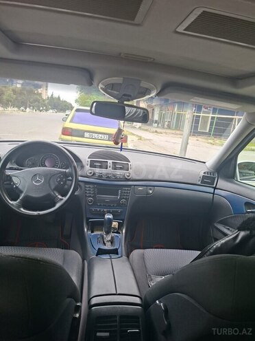 Mercedes E 240-6