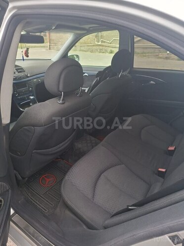 Mercedes E 240-7