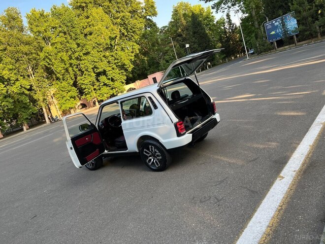 LADA (VAZ) Niva-16