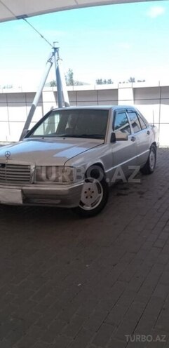 Mercedes 190-1