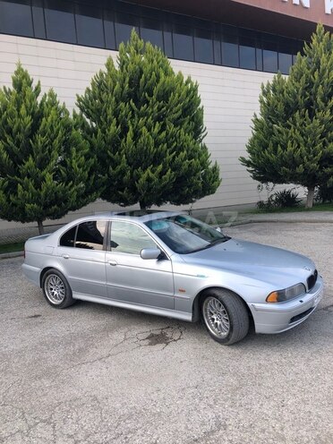 BMW 528-2