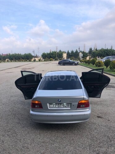 BMW 528-8