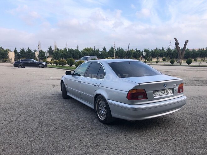 BMW 528-4