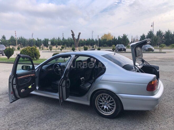 BMW 528-7