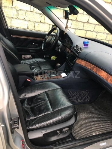 BMW 528-15
