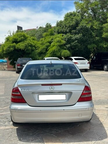 Mercedes E 240-2