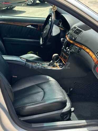Mercedes E 240-5