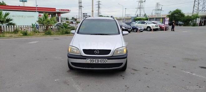 Opel Zafira-2