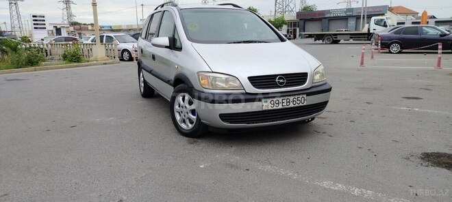 Opel Zafira-4