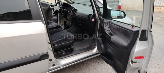 Opel Zafira-14
