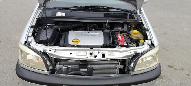 Opel Zafira-15