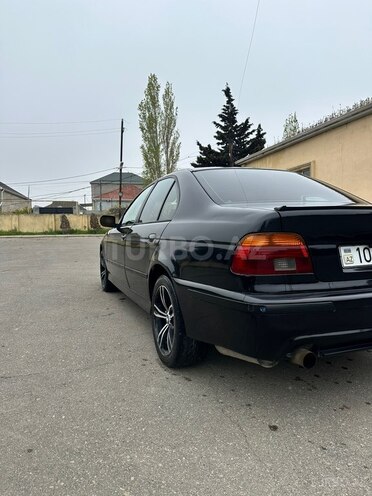 BMW 528-7