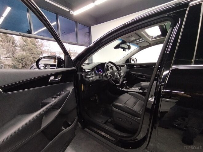 Kia Sorento-9
