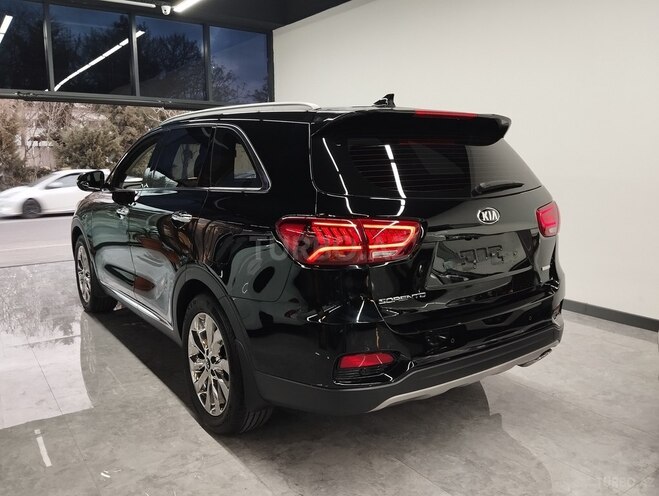 Kia Sorento-8