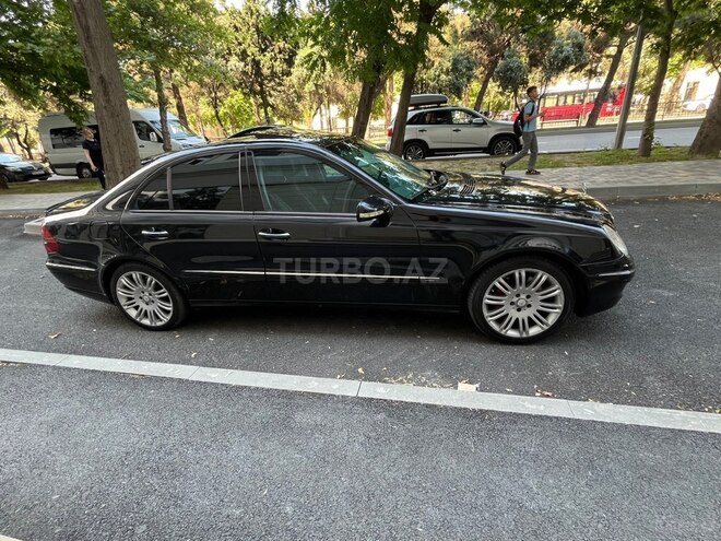 Mercedes E 350-11