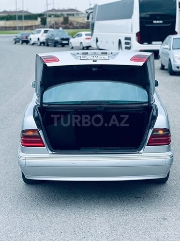 Mercedes E 320-12