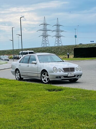 Mercedes E 320-6