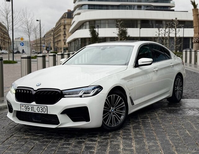 BMW 530e-3
