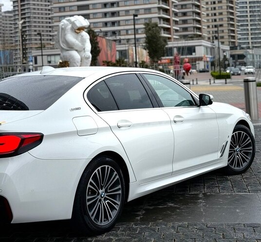 BMW 530e-5