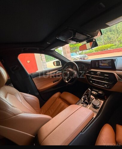 BMW 530e-8