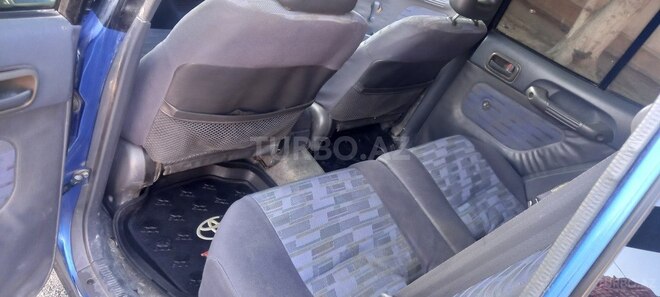 Toyota RAV4-9