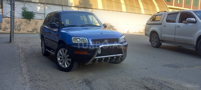 Toyota RAV4-1