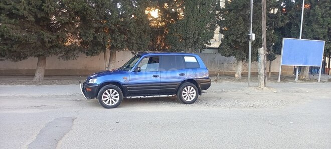 Toyota RAV4-17