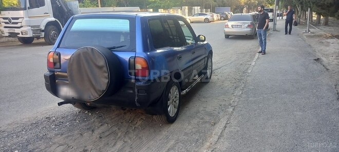 Toyota RAV4-14