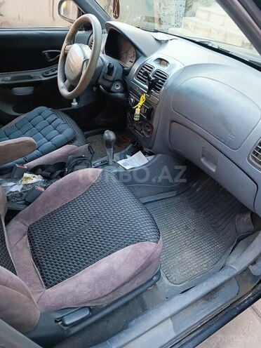 Hyundai Accent-4