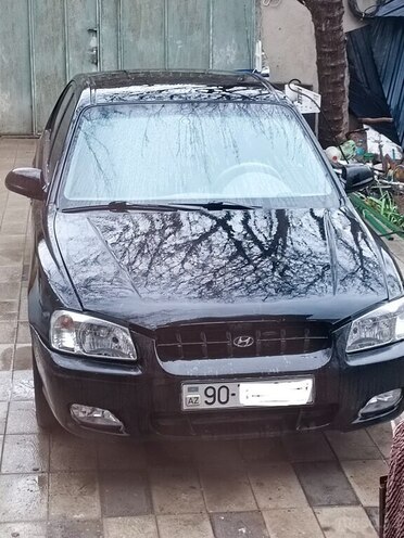 Hyundai Accent-1