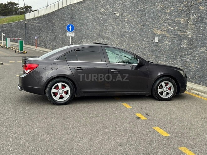 Chevrolet Cruze-4