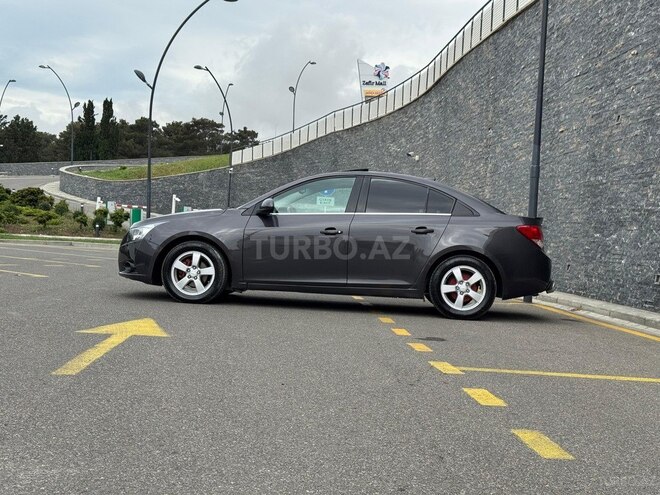 Chevrolet Cruze-5