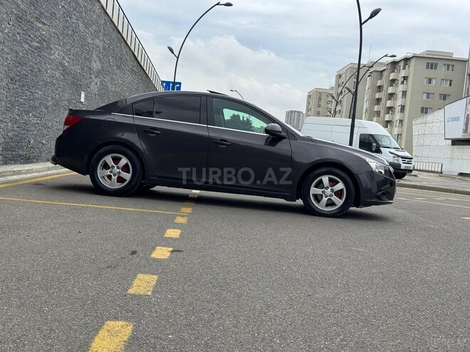 Chevrolet Cruze-10