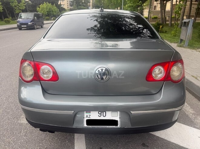 Volkswagen Passat-8