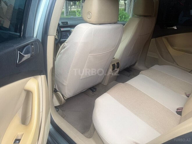 Volkswagen Passat-11