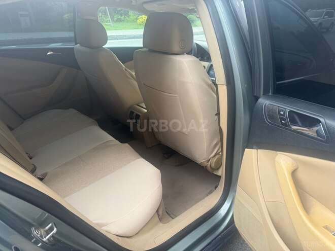 Volkswagen Passat-12