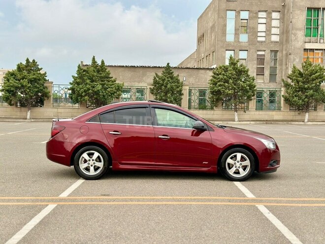 Chevrolet Cruze-4
