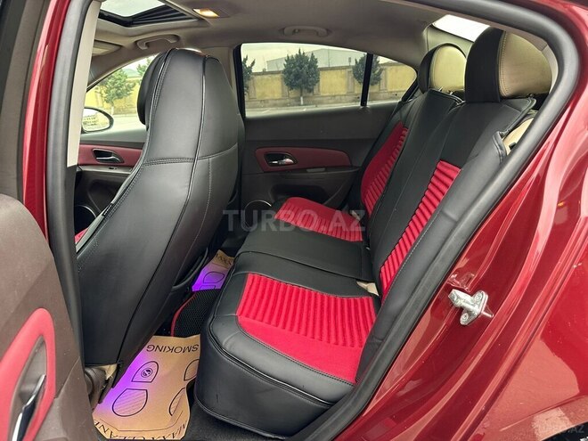 Chevrolet Cruze-12