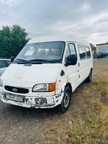 Ford Transit-3