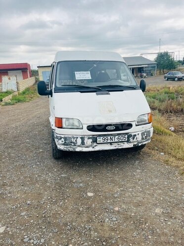 Ford Transit-1