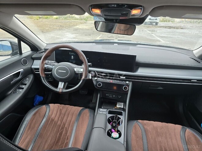 Hyundai Sonata-12