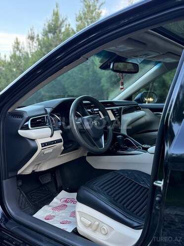 Toyota Camry-12