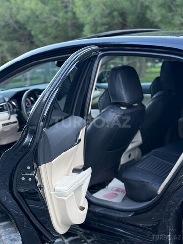 Toyota Camry-3