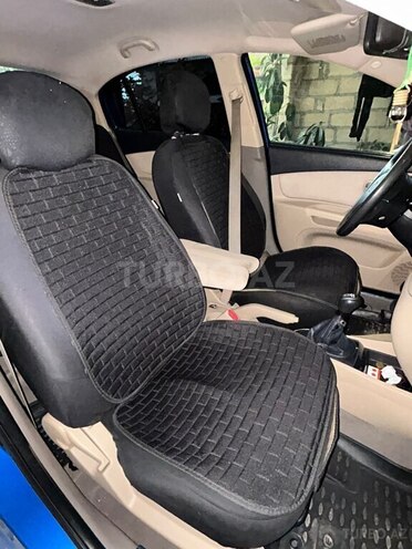 Kia Rio-8