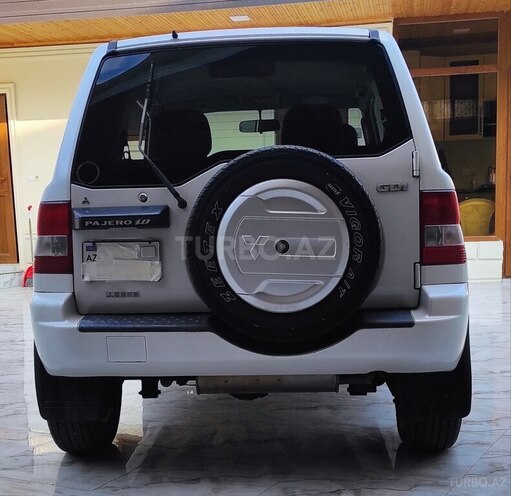 Mitsubishi Pajero io-4