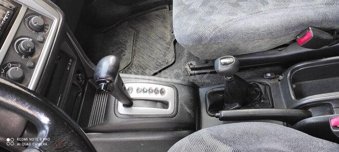 Mitsubishi Pajero io-6