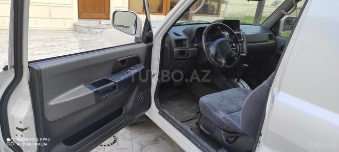Mitsubishi Pajero io-8