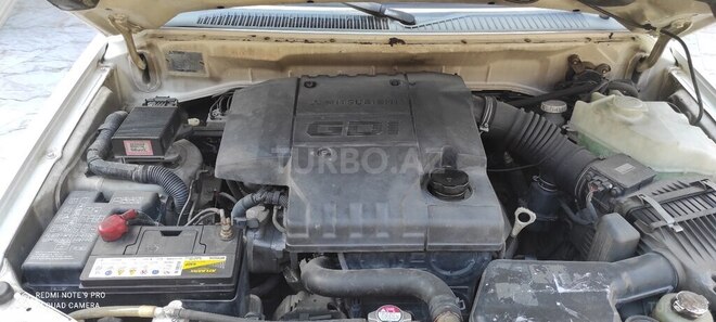 Mitsubishi Pajero io-11